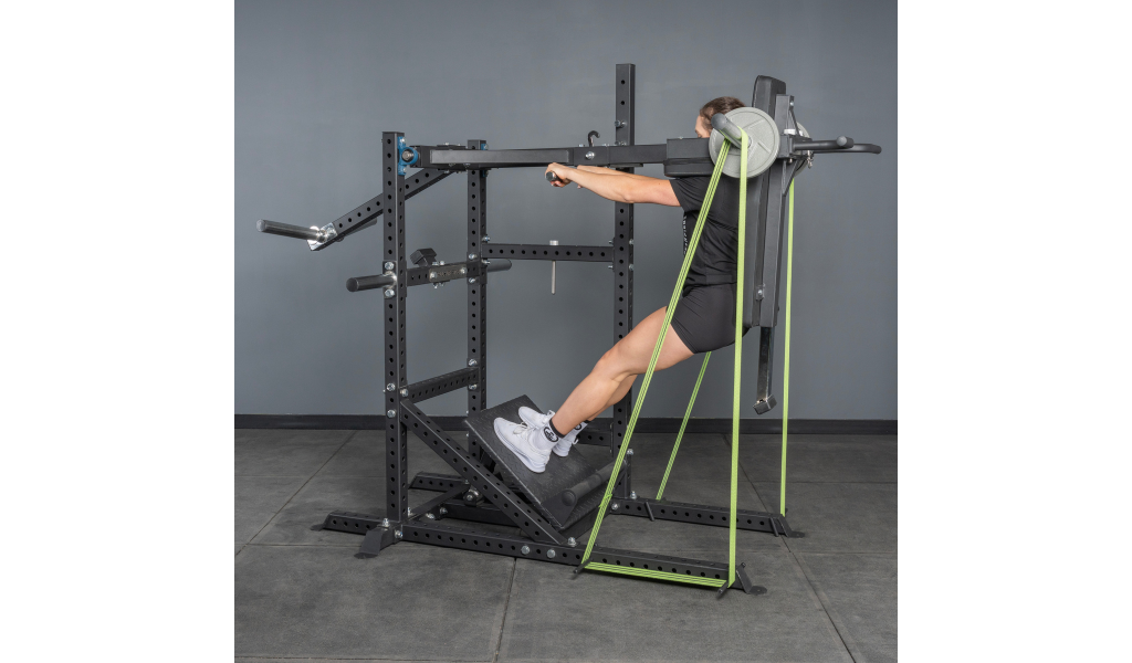 Pendulum Squat vs. Regular Squat: What’s the Difference?